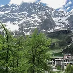 Near Lift Apartment *